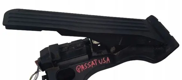 Volkswagen PASSAT B8 Brake pedal bracket assembly 1k1723503af4car