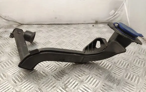 Brake vacuum hose/pipe
