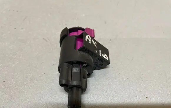 Audi A4 S4 B8 8K Brake pedal sensor switch 14689962