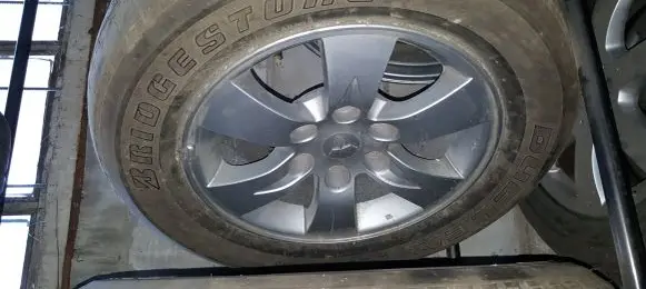Mitsubishi L200 R12 alloy rim J17X7JJ38
