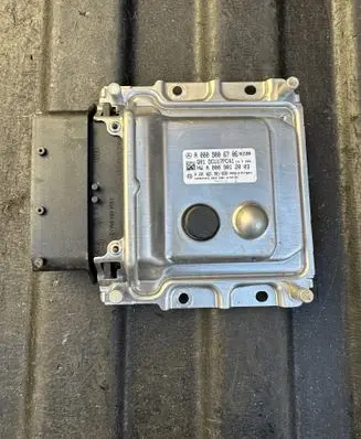 Mercedes-Benz C W205 Reducing agents exhaust control unit A0009006706 A0009012003