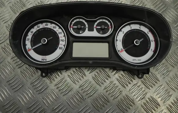 Fiat 500L Speedometer (instrument cluster) 51975136