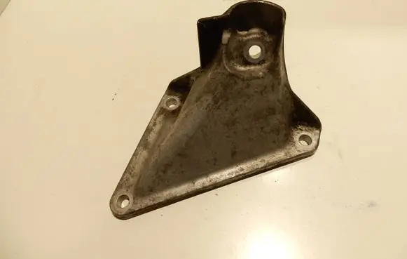BMW 5 E60 E61 Engine mounting bracket 22116761149 6761149 58124