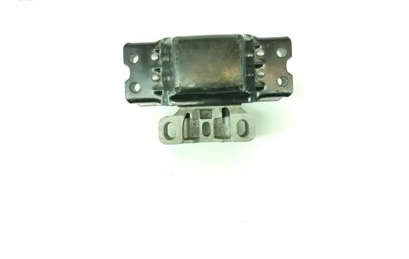 Volkswagen PASSAT B7 Engine mount bracket 3C0199555