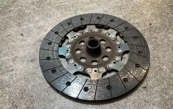 Opel Movano B Clutch pressure plate 301011562R