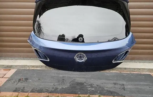 Opel Corsa E Truck tailgate
