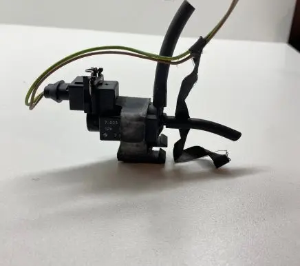 BMW 5 F10 F11 Turbo solenoid valve 70231800 7810831 11T018