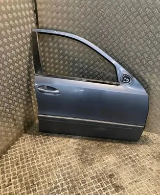 Mercedes-Benz E W211 Front door 2117201405 A2117201405