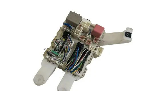Toyota Auris 150 Fuse module 8273002130A 02098D01