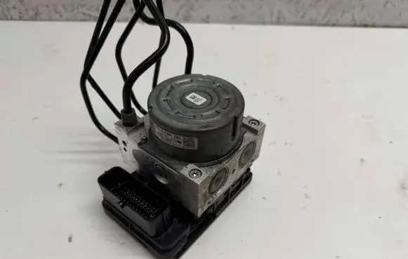 Peugeot 208 ABS Pump 9822654880 10022012064 001110022012064