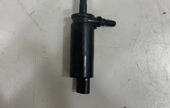 BMW X5 F15 Windscreen/windshield washer pump 7340773