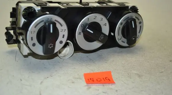 Mitsubishi Colt Climate control unit P7820A256H 69660071 TME10062821N0D