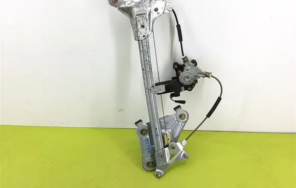 Hyundai Coupe Front door window regulator with motor