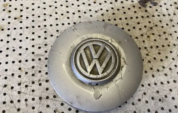 Volkswagen Golf III Original wheel cap 1H0601151B