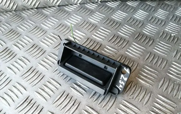 Tailgate opening switch