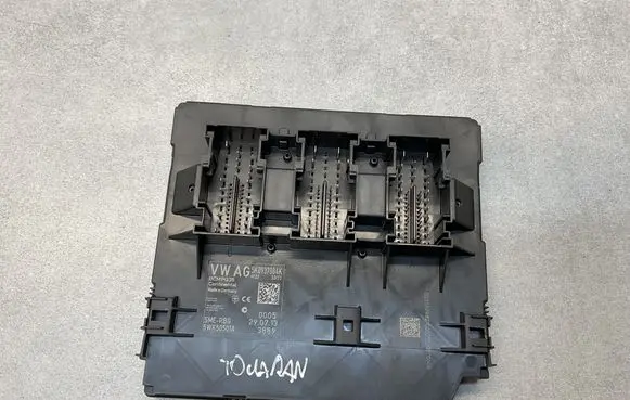 Volkswagen Touran II Comfort/convenience module 5K0937084K
