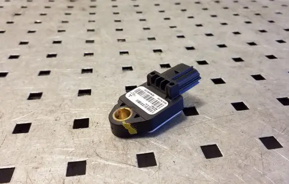 Mitsubishi Outlander Airbag deployment crash/impact sensor 8651A001