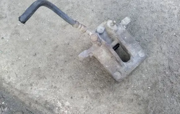 Toyota Corolla E120 E130 Rear brake caliper