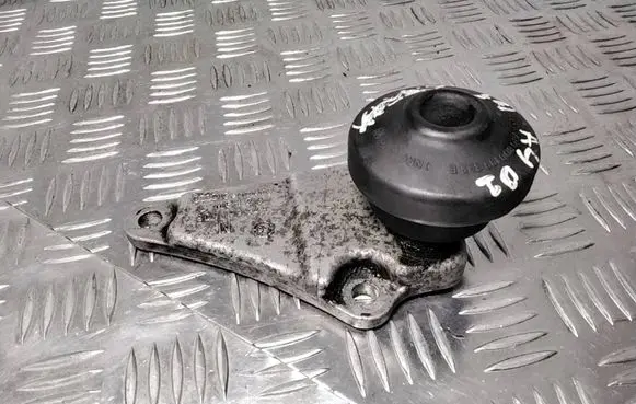 Audi A6 S6 C5 4B Engine mounting bracket 8D0199343 MGH23 8D0199339E