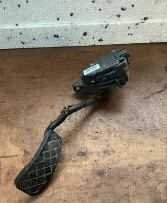 Audi A6 S6 C5 4B Accelerator throttle pedal 6PV00777033 8E2721523C
