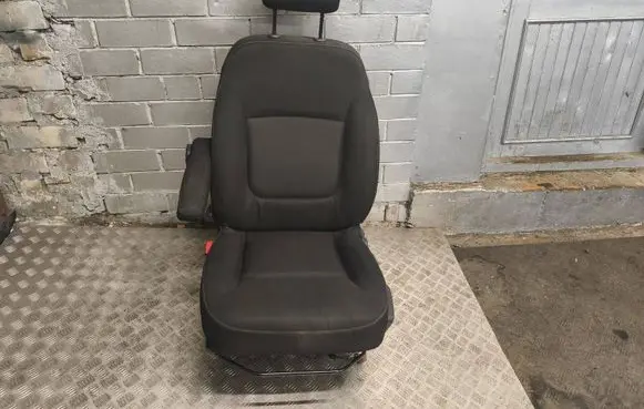 Renault Trafic III (X82) Front driver seat 