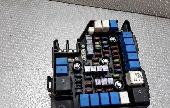 Hyundai Santa Fe Fuse module