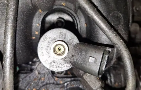 Ford Focus C-MAX Fuel injector 0445110259