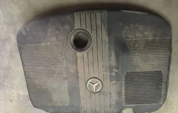 Mercedes-Benz E W212 Engine cover (trim) A6510102167 BBP171501