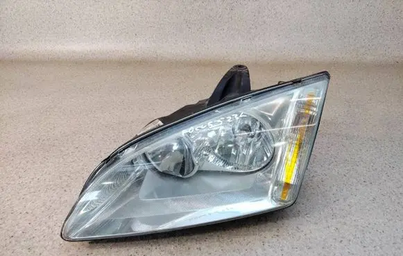 Ford Focus Headlight/headlamp 4M1-13W030-AC