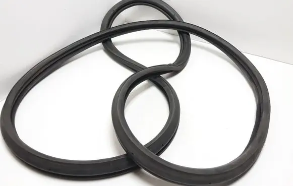 Volvo XC90 Trunk rubber seal (body) 