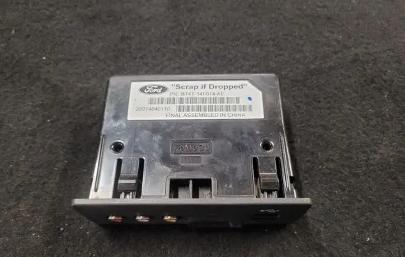 Ford Fusion II USB socket connector BT4T14F014AE