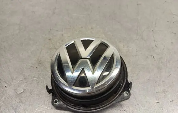 Volkswagen Golf VII Tailgate/trunk/boot exterior handle 5G6827469F