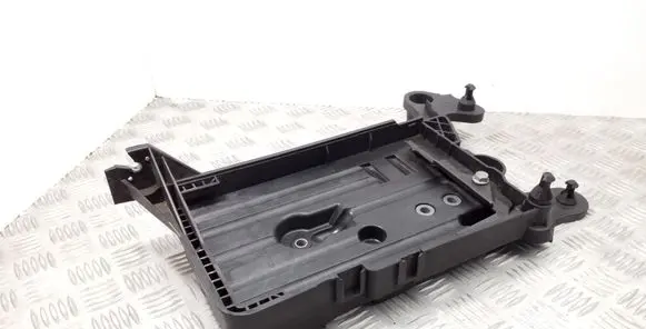 Volkswagen PASSAT B8 Battery tray 5Q0915321H 5Q0915331J