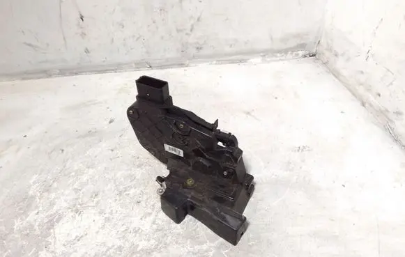 Volvo V50 Front door lock 30699787