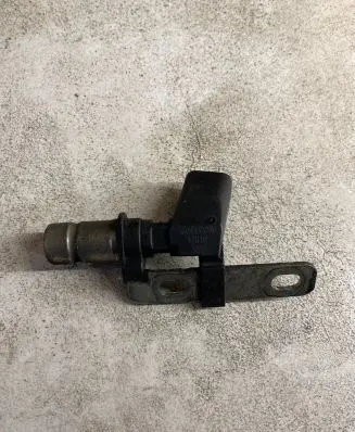 Jeep Cherokee III KJ Camshaft position sensor 56041432AD 47810 3021