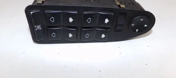 BMW 5 E39 Electric window control switch 61318368986