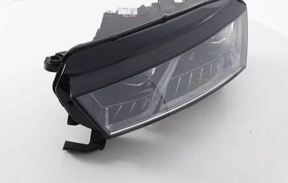 Skoda Octavia Mk4 Headlight/headlamp 5E4941015A