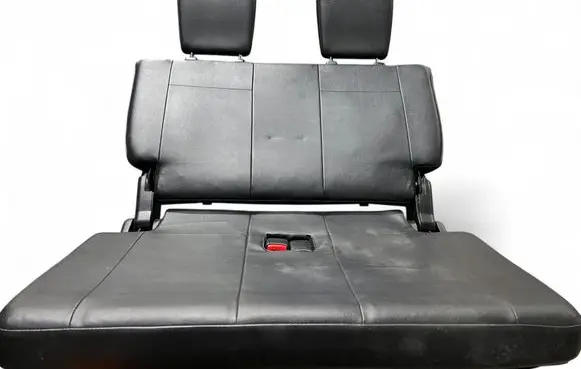 Mitsubishi Pajero Third row seats 