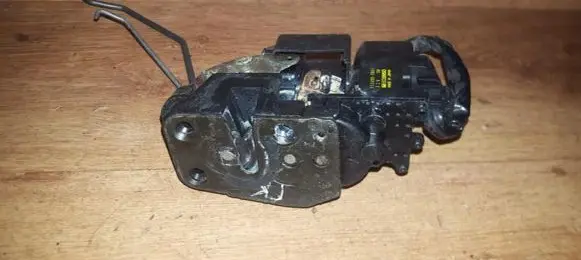 Mazda 626 Front door lock 1528007001 152800-7001