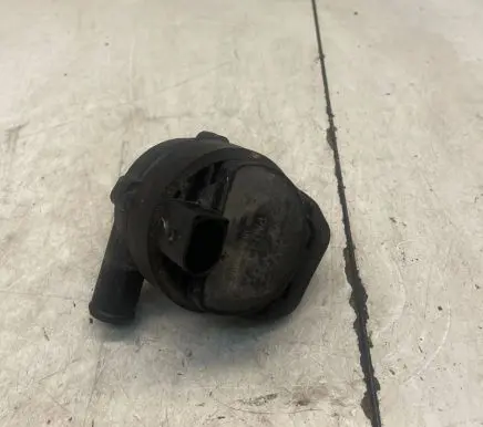 Volkswagen Crafter Electric auxiliary coolant/water pump A2118350028 3130591165