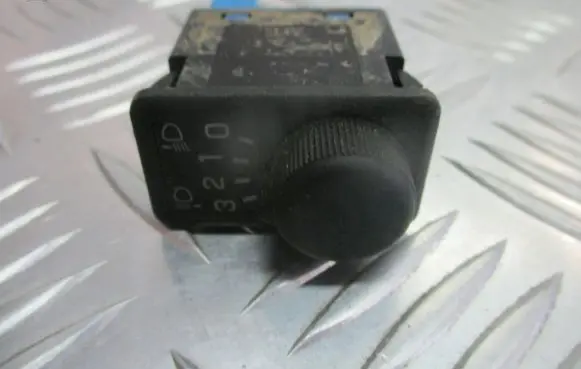 Nissan Primera Headlight level height control switch