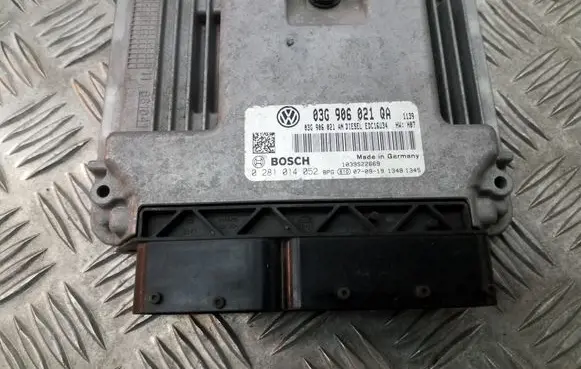 Volkswagen Golf V Engine control unit/module ECU 03G906021QA EDC16U34
