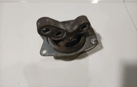 Opel Insignia A Engine mount bracket 