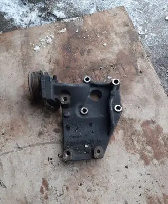 Ford Mondeo MK II A/C compressor mount bracket 95BB19D624AA