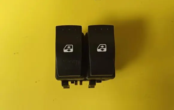 Renault Scenic II - Grand scenic II Electric window control switch 315050A