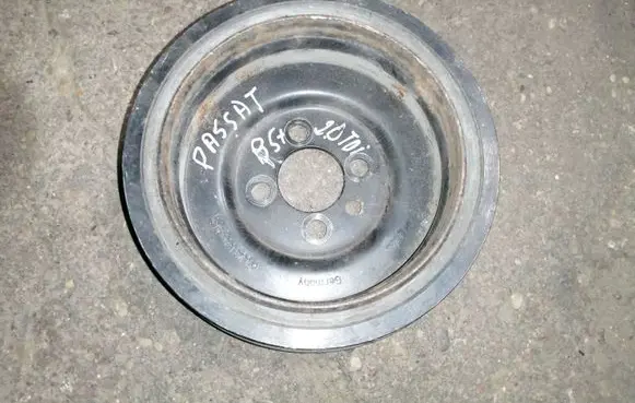 Volkswagen PASSAT B5.5 Crankshaft pulley 038105243