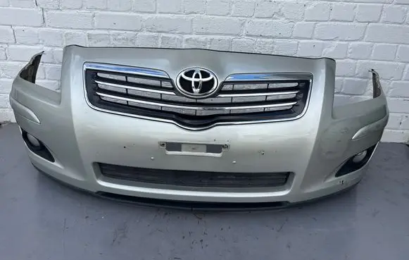 Toyota Avensis T250 Front bumper