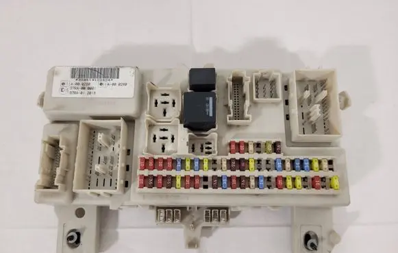 Ford Focus C-MAX Fuse module 4M5T14A073DG 00037461 519100606