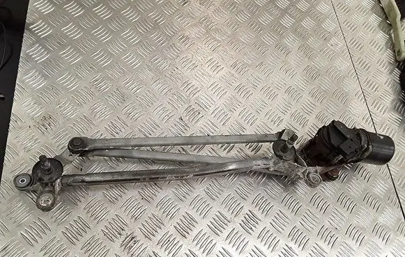 Nissan Qashqai Front wiper linkage 