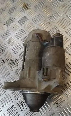 Toyota Yaris Starter motor 281000j020